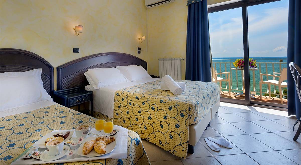 Il balcone affacciato sul mare